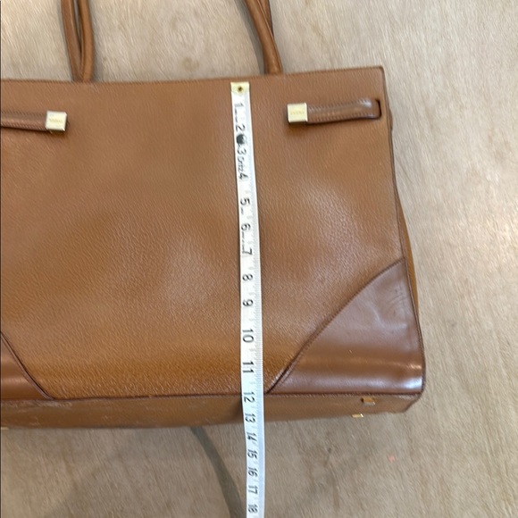MaxMara Brown Tote with Minimalist Design and Metallic Accents - Picture 9 of 10